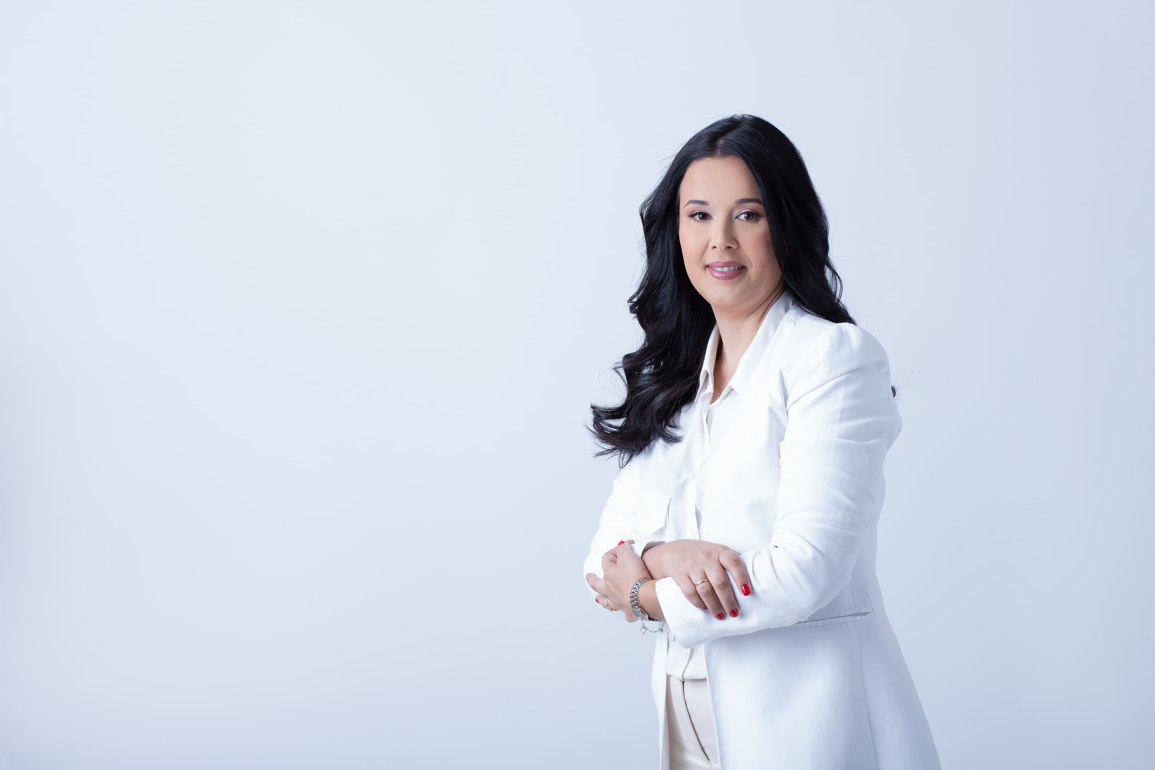 Daniella Barbosa em retrato profissional na apresentação do acompanhamento nutricional